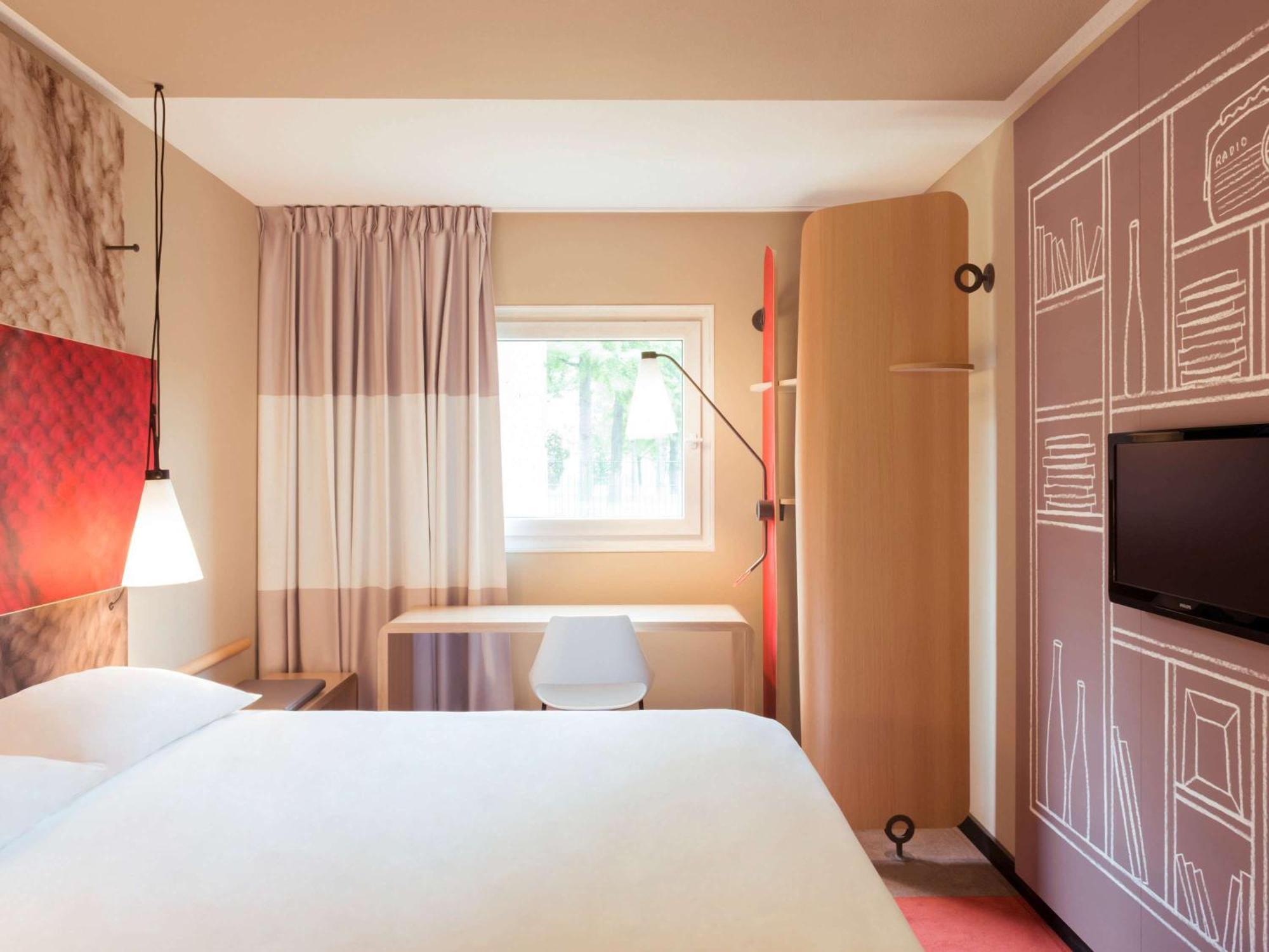 ibis Montauban Hotel Bagian luar foto